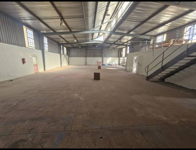 477M² WAREHOUSE TO LET IN DENVER